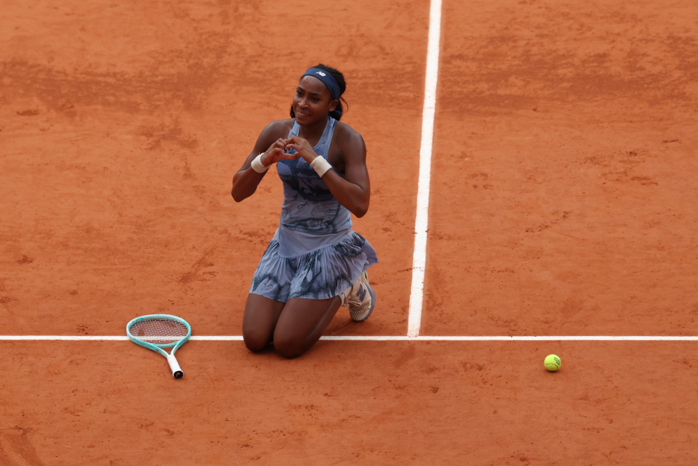 把球送入网 把球送入网